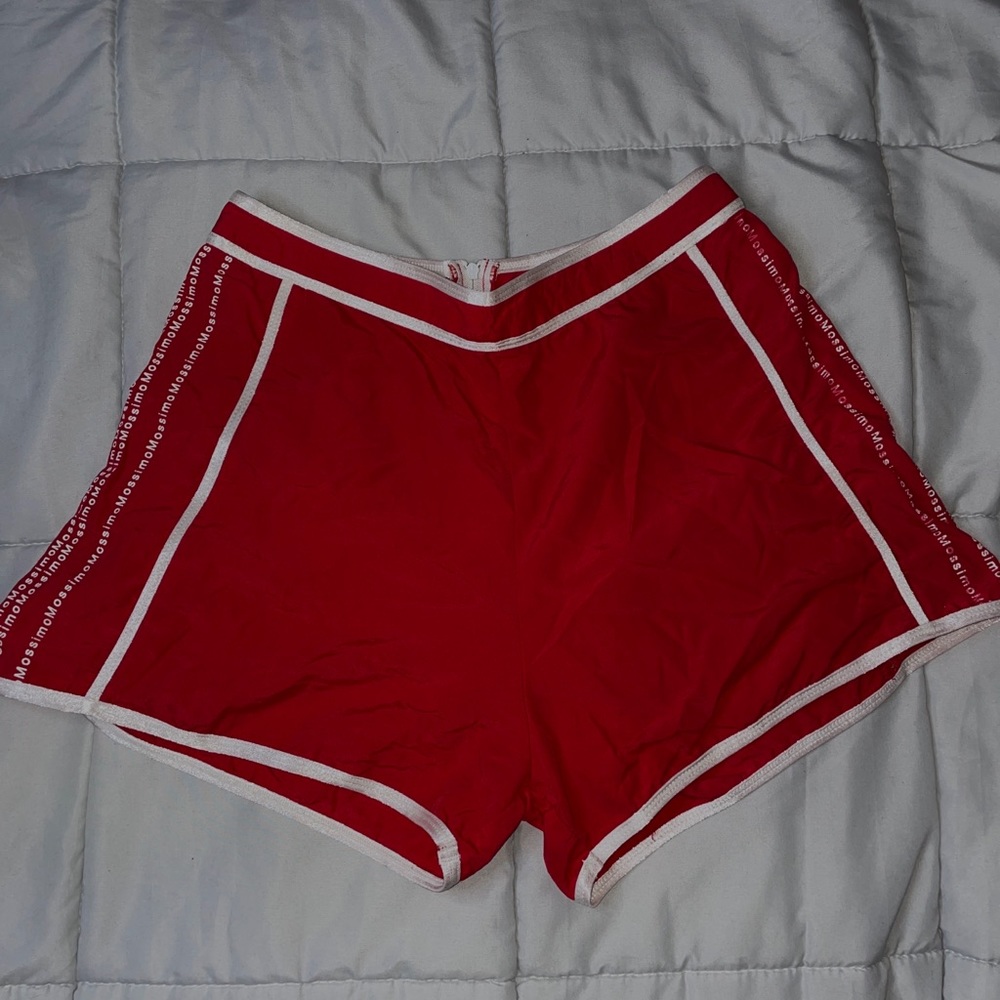 Red and white details swimming shorts